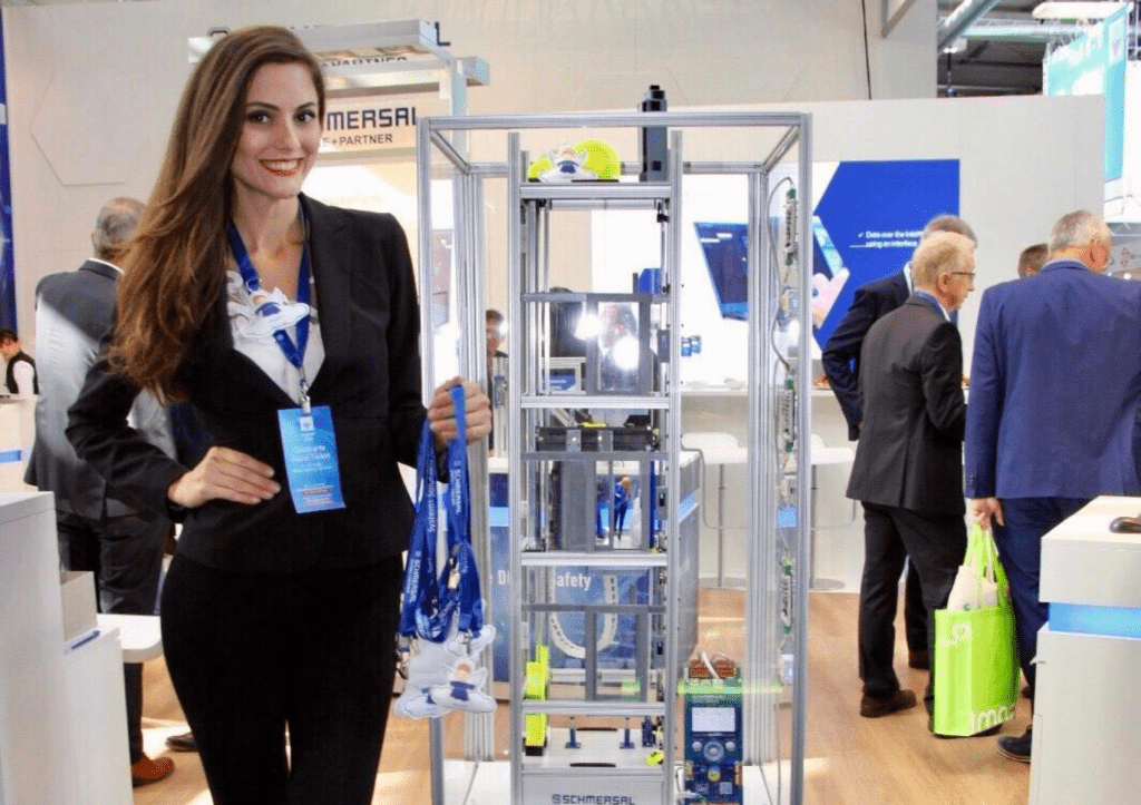 modelo, recepcionista em feira, hospedeira na europa, recepcionista bilingue